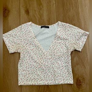 Brandy Melville flower top